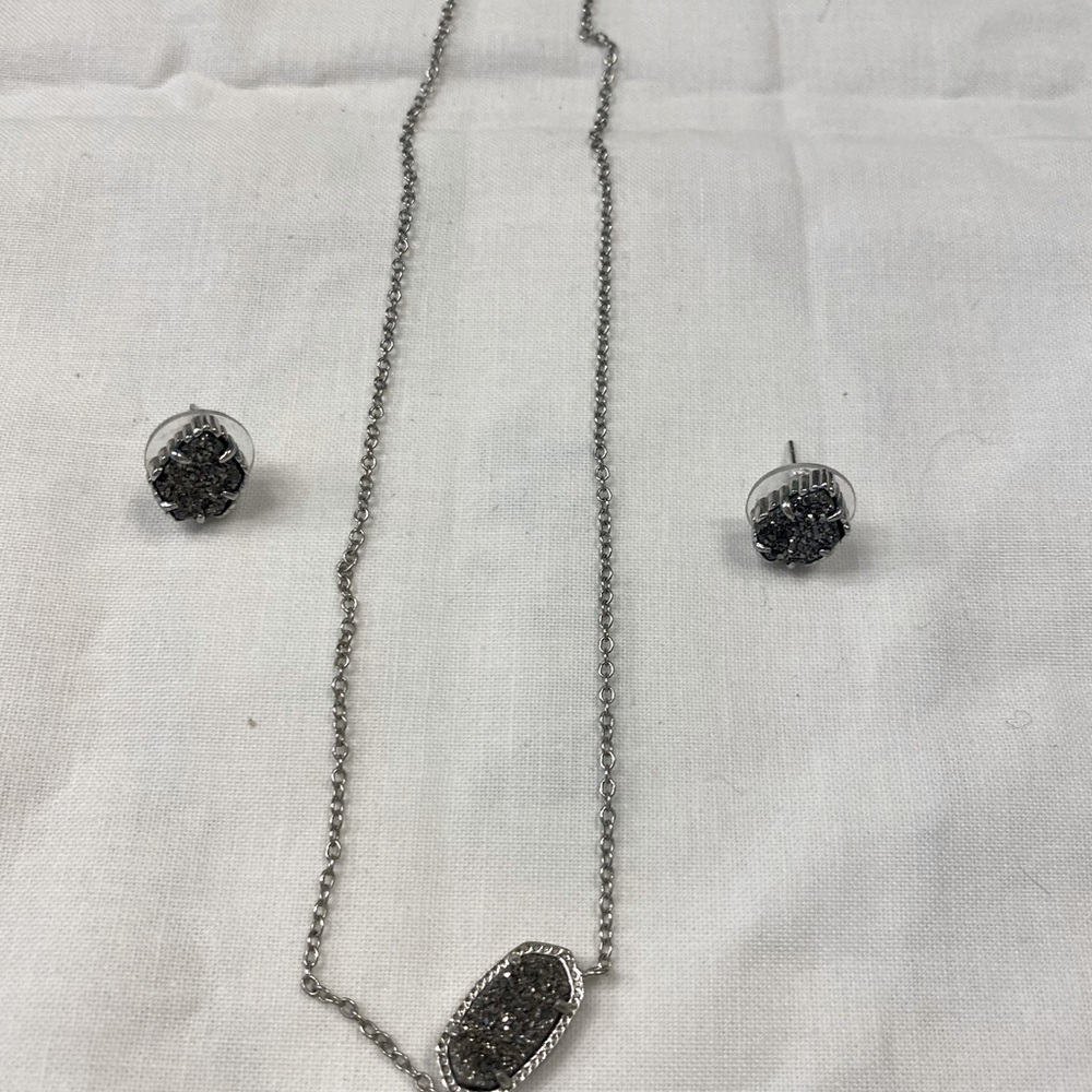 Earrings and necklace set